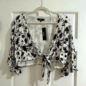 Lulus white and black floral print tie front crop top NWT